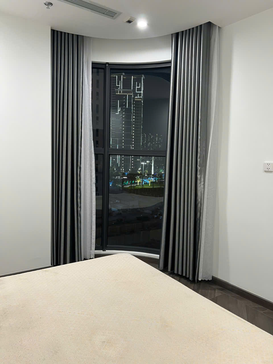 Cho Thuê Căn Hộ 2PN 2WC The Beverly – Vinhomes Grand Park | Full Nội Thất | Tầng Thấp