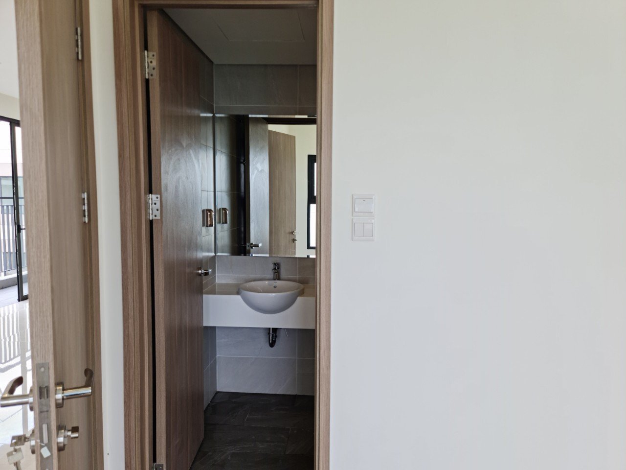 Bán & Cho Thuê Căn Hộ 2PN+ Vinhomes Grand Park – The Origami Tầng Cao | Nhà Trống Hoàn Thiện Cơ Bản