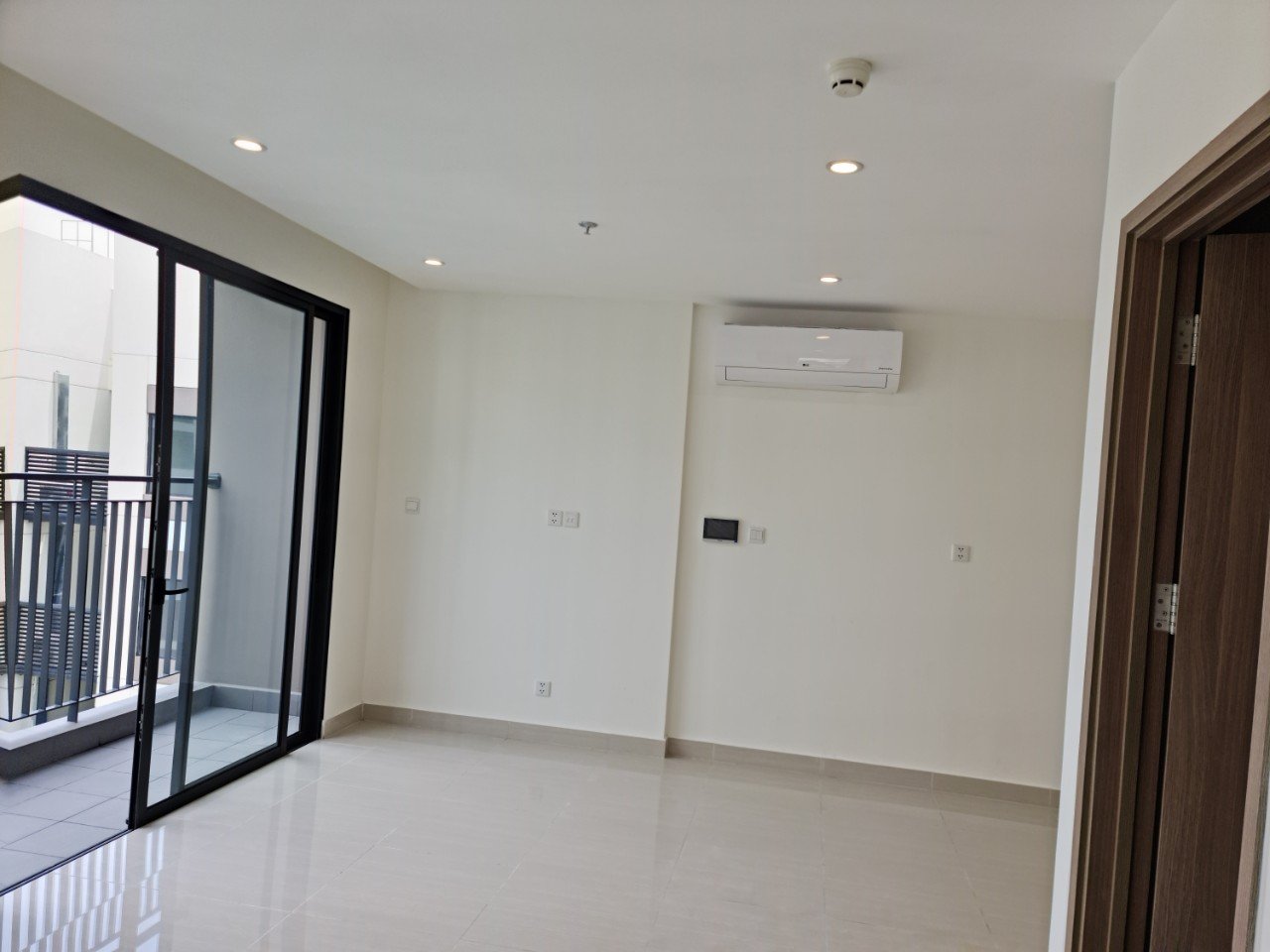 Bán & Cho Thuê Căn Hộ 2PN+ Vinhomes Grand Park – The Origami Tầng Cao | Nhà Trống Hoàn Thiện Cơ Bản