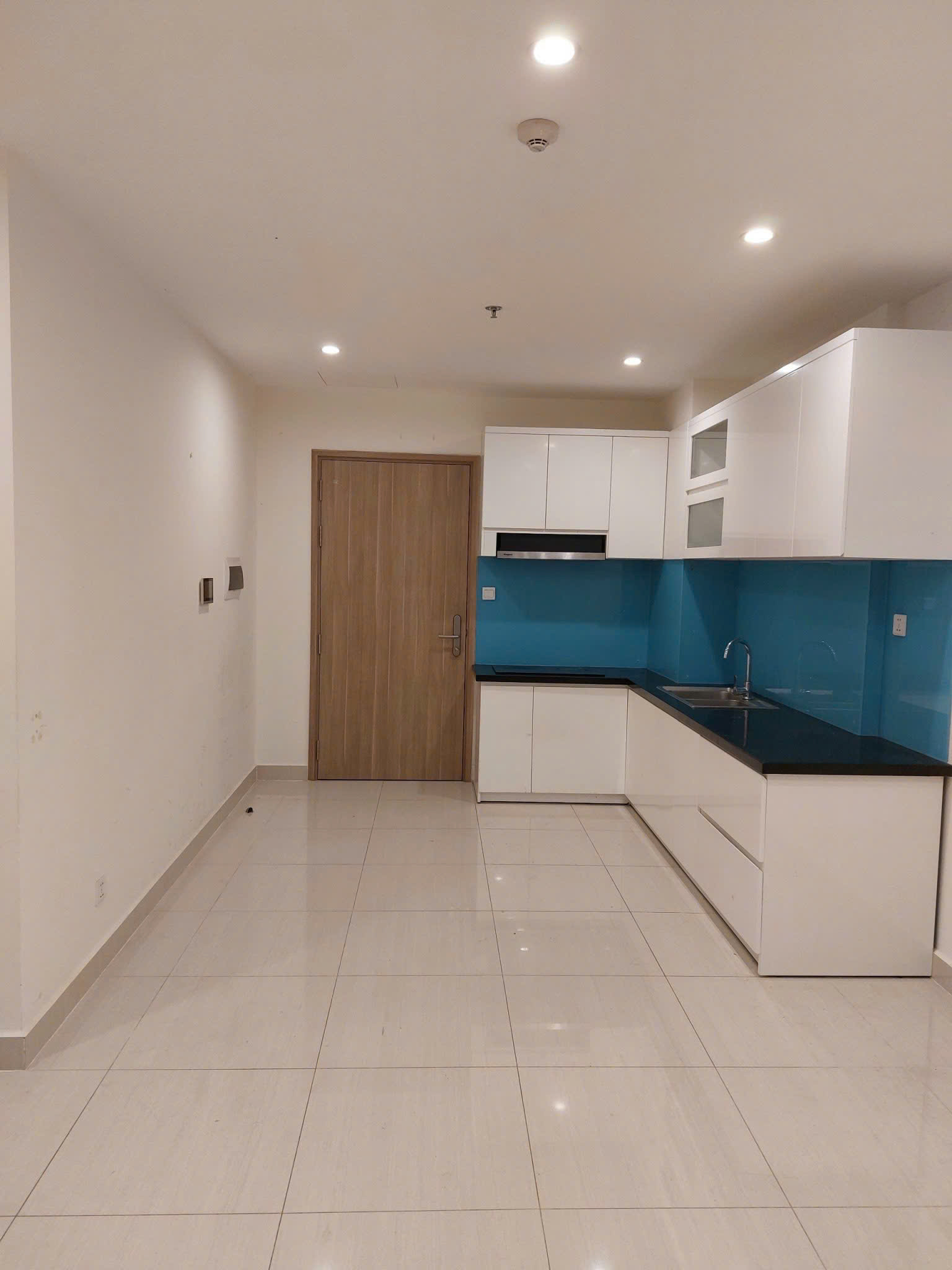 Cho thuê căn hộ Vinhomes Grand Park 3PN – The Rainbow – Nội thất cơ bản – Giá 9 triệu/tháng