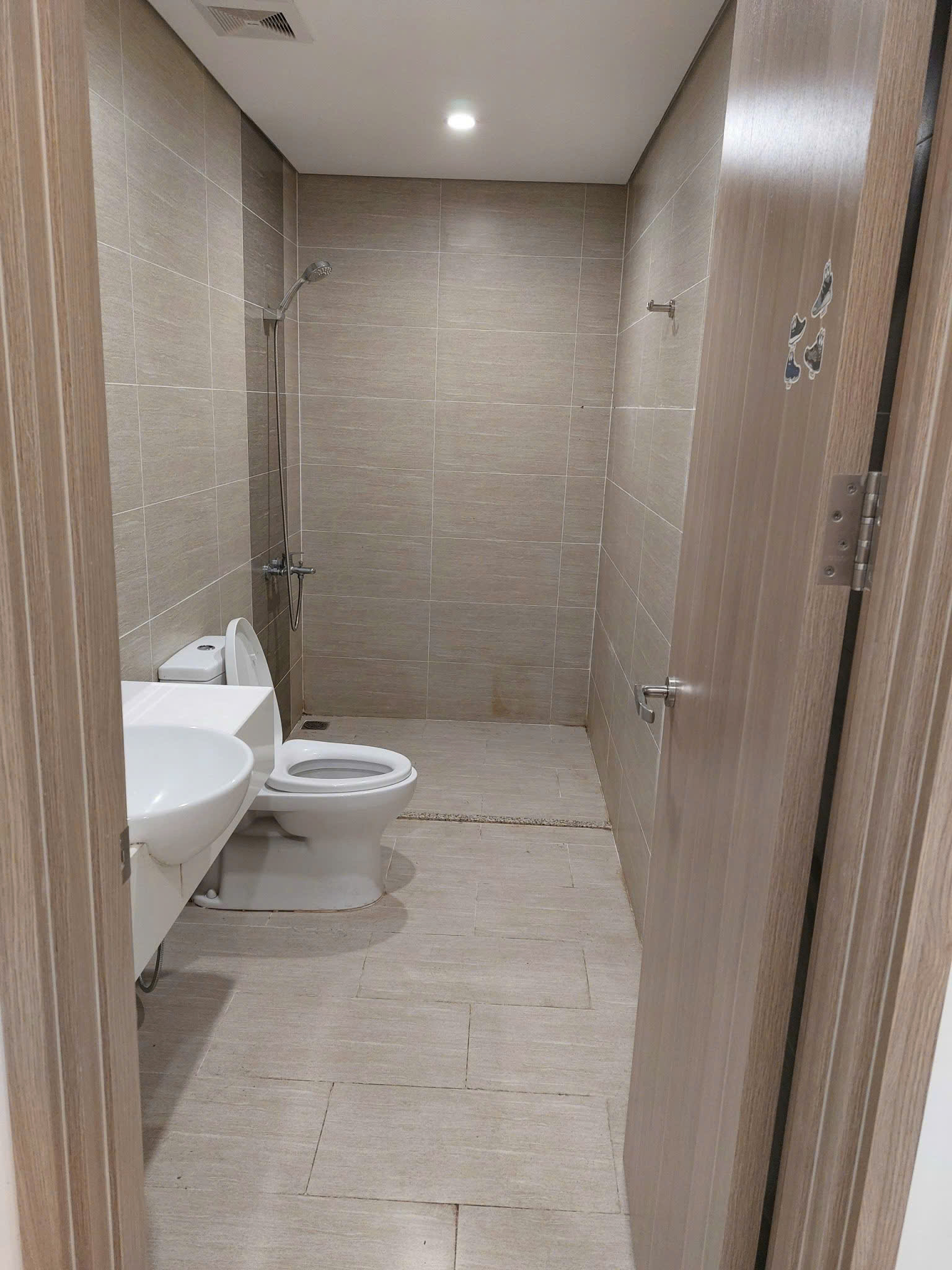 Cho thuê căn hộ Vinhomes Grand Park 3PN – The Rainbow – Nội thất cơ bản – Giá 9 triệu/tháng