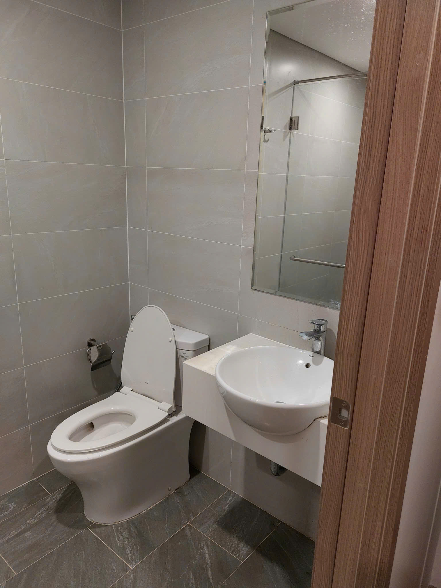 Cho thuê căn hộ Vinhomes Grand Park 3PN – The Rainbow – Nội thất cơ bản – Giá 9 triệu/tháng - ảnh 9
