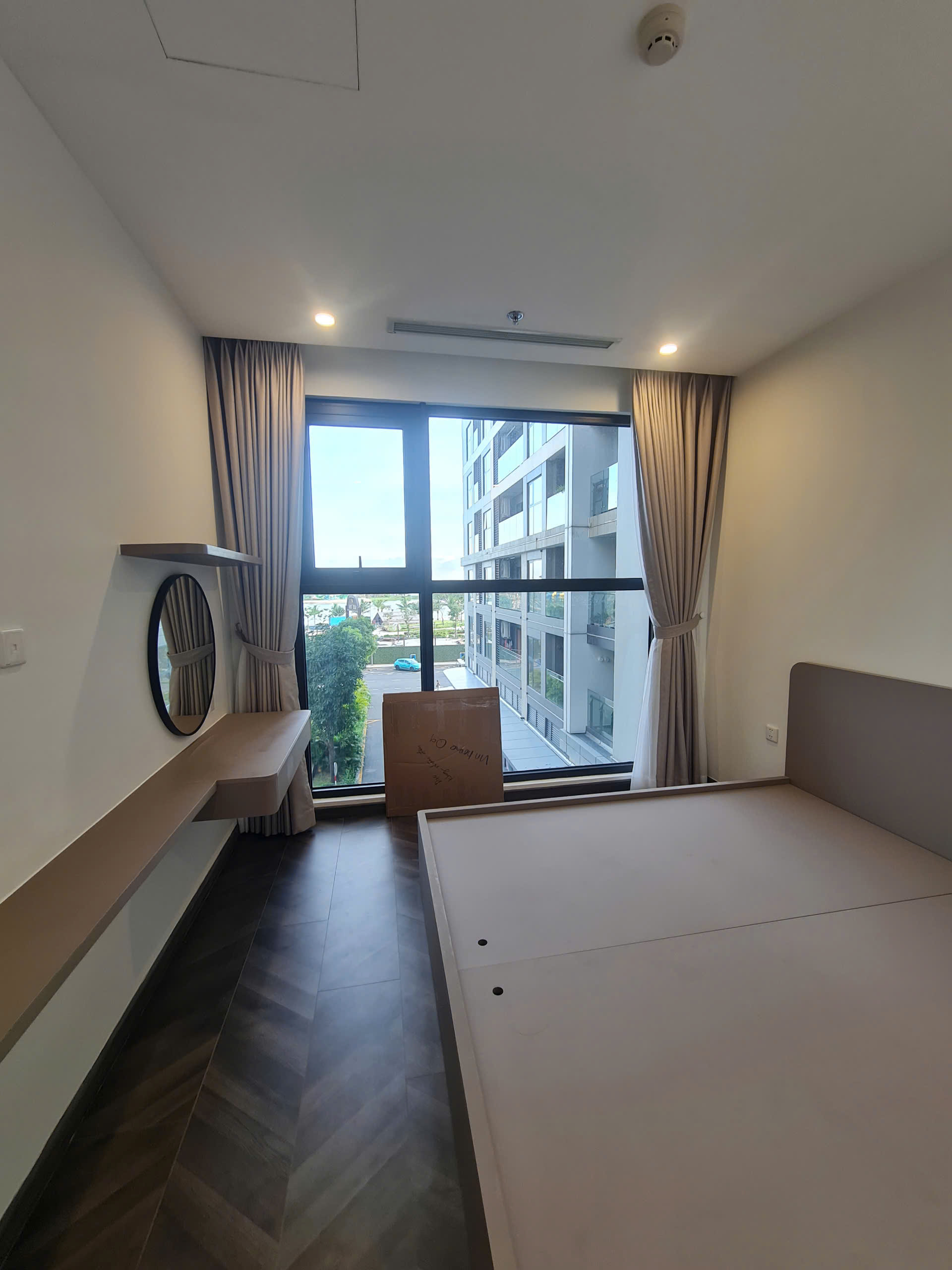 Cho thuê căn hộ 2PN 2WC The Beverly Vinhomes Grand Park – View nội khu, tầng thấp, full nội thất gỗ