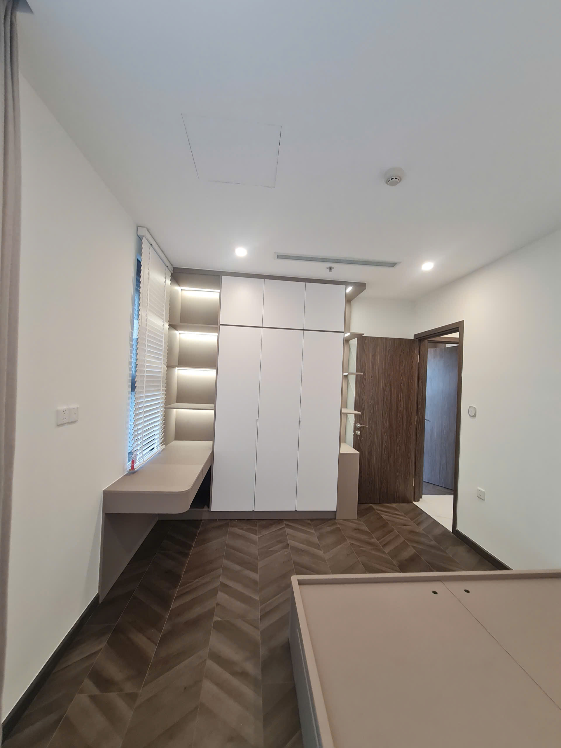Cho thuê căn hộ 2PN 2WC The Beverly Vinhomes Grand Park – View nội khu, tầng thấp, full nội thất gỗ