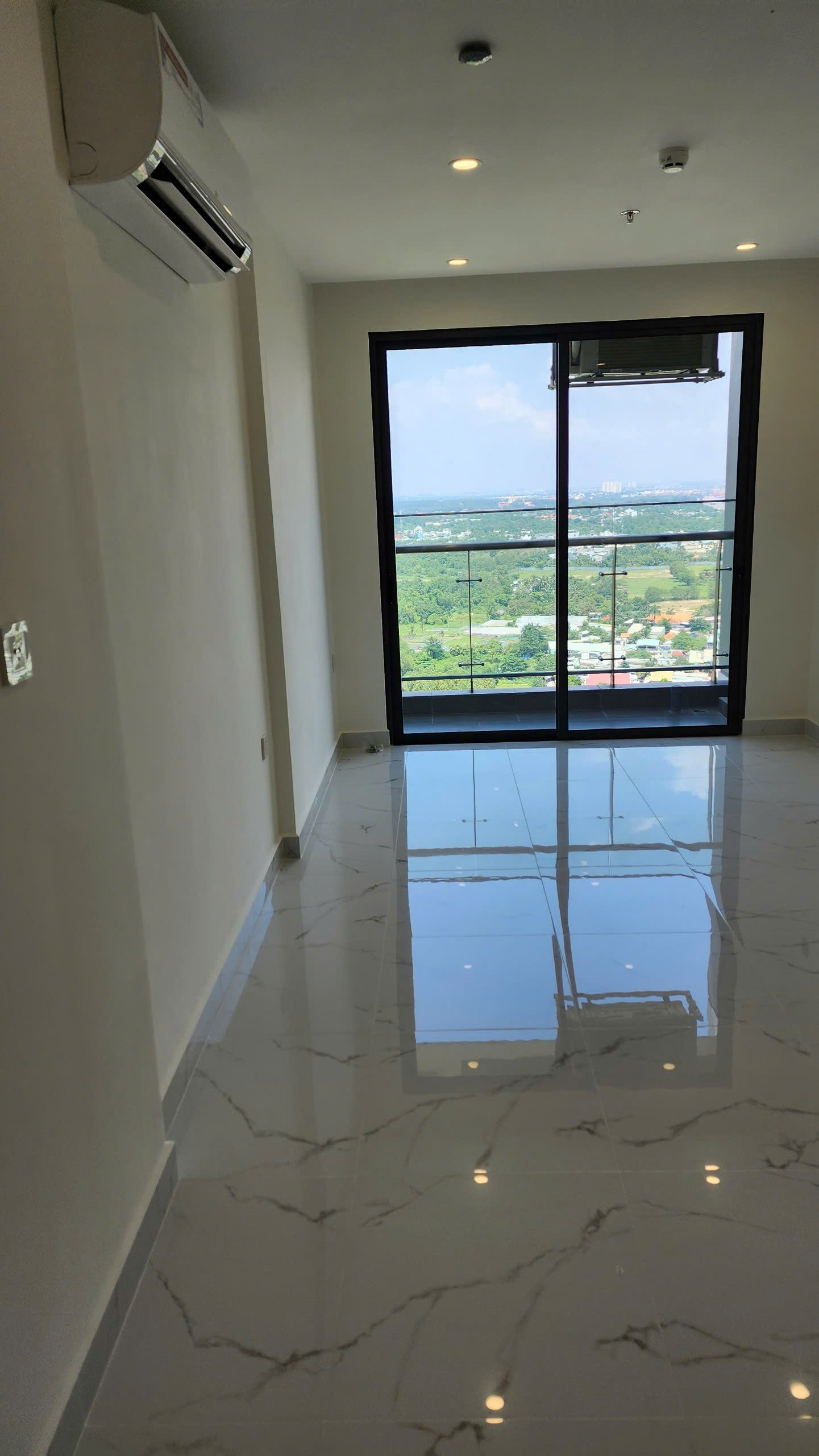 Bán Căn Hộ Studio Tòa BS11 The Beverly Solari – Tầng Cao View Thoáng Mát – Tự Do Decor – Giá 2.1 Tỷ