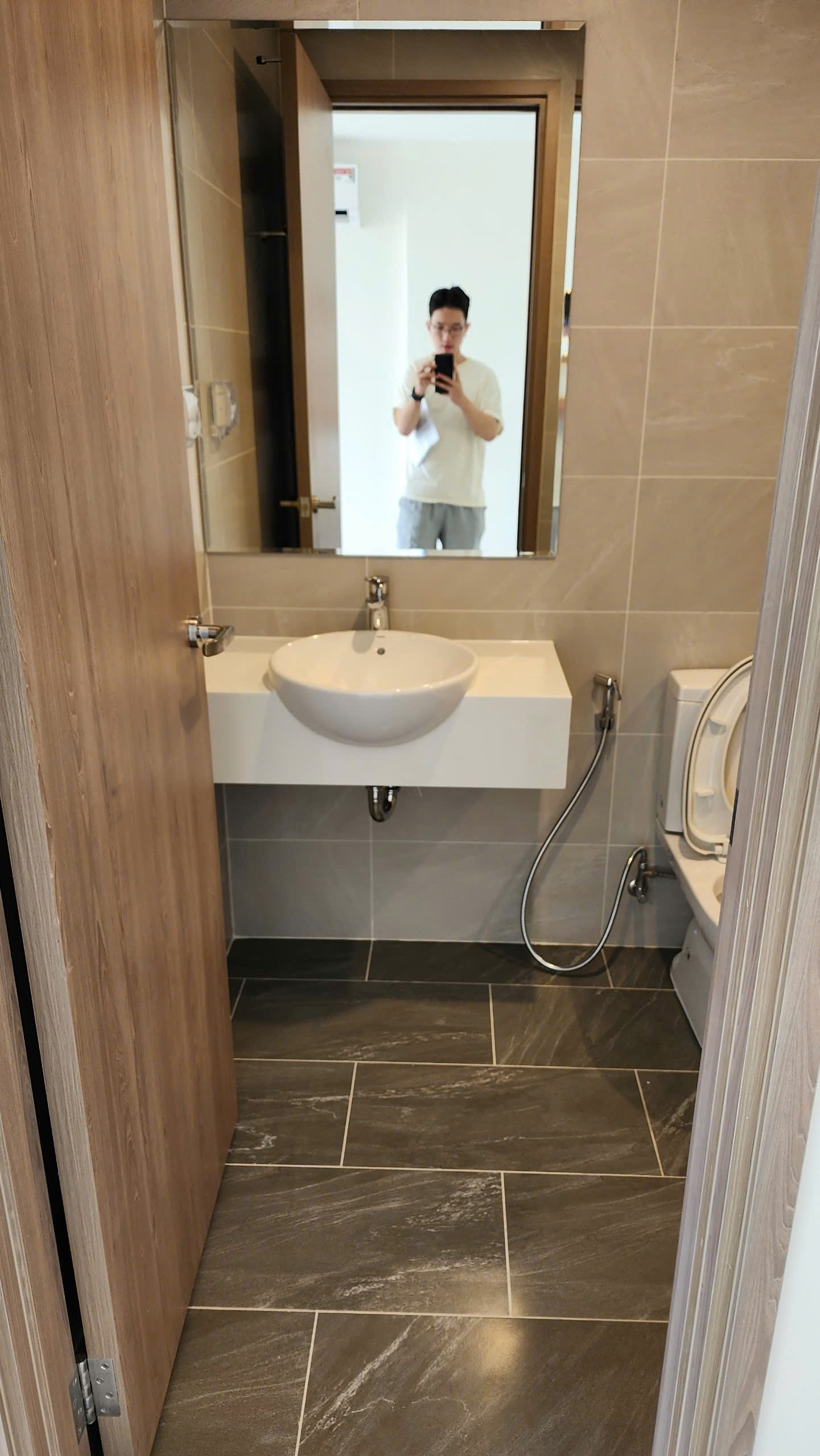 Bán Căn Hộ Studio Tòa BS11 The Beverly Solari – Tầng Cao View Thoáng Mát – Tự Do Decor – Giá 2.1 Tỷ