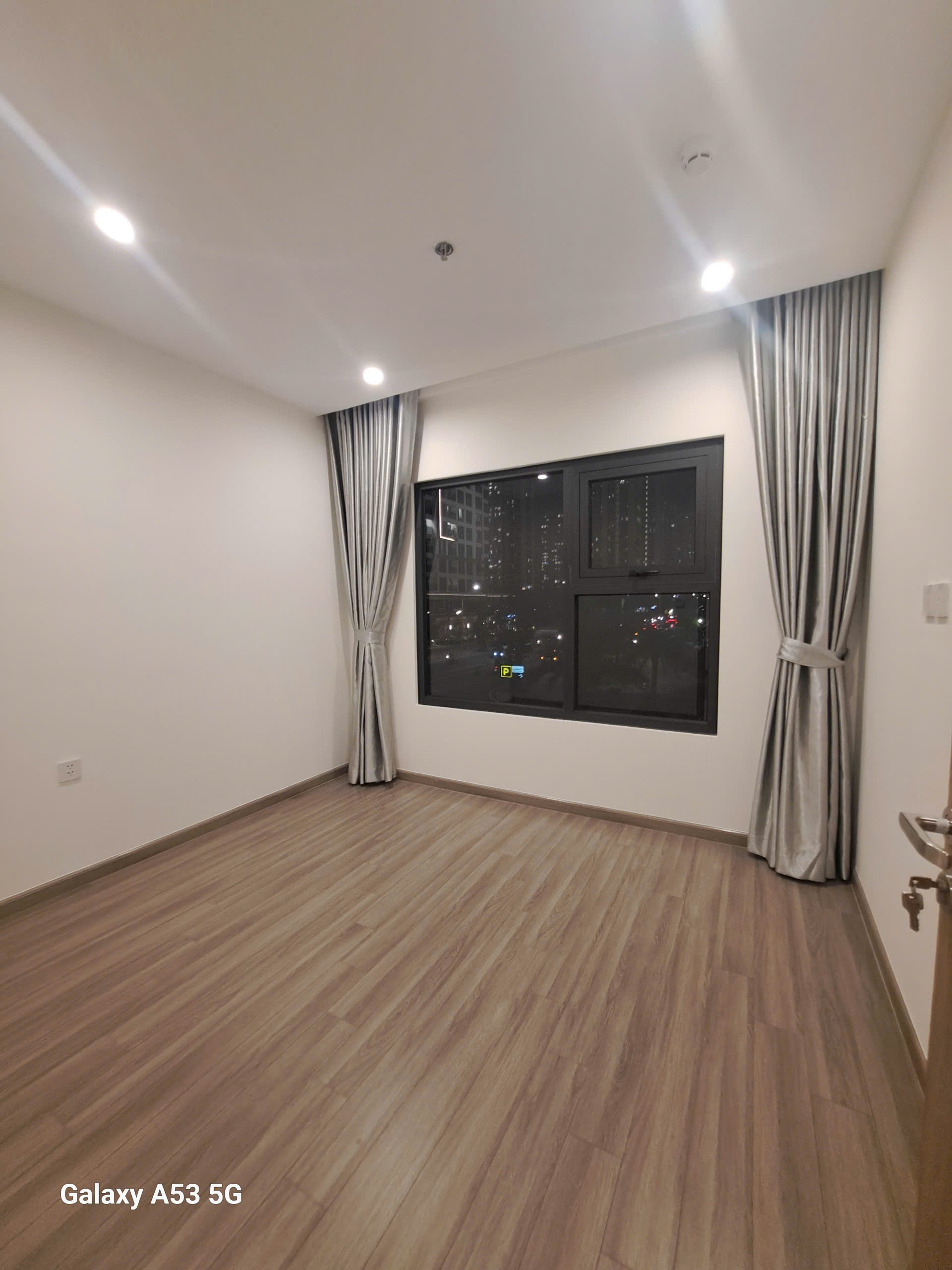 Siêu phẩm 2PN+ Tòa GH1 Glory Heights - Vị trí VIP kế cận Vincom - Nội thất Bếp Rèm.