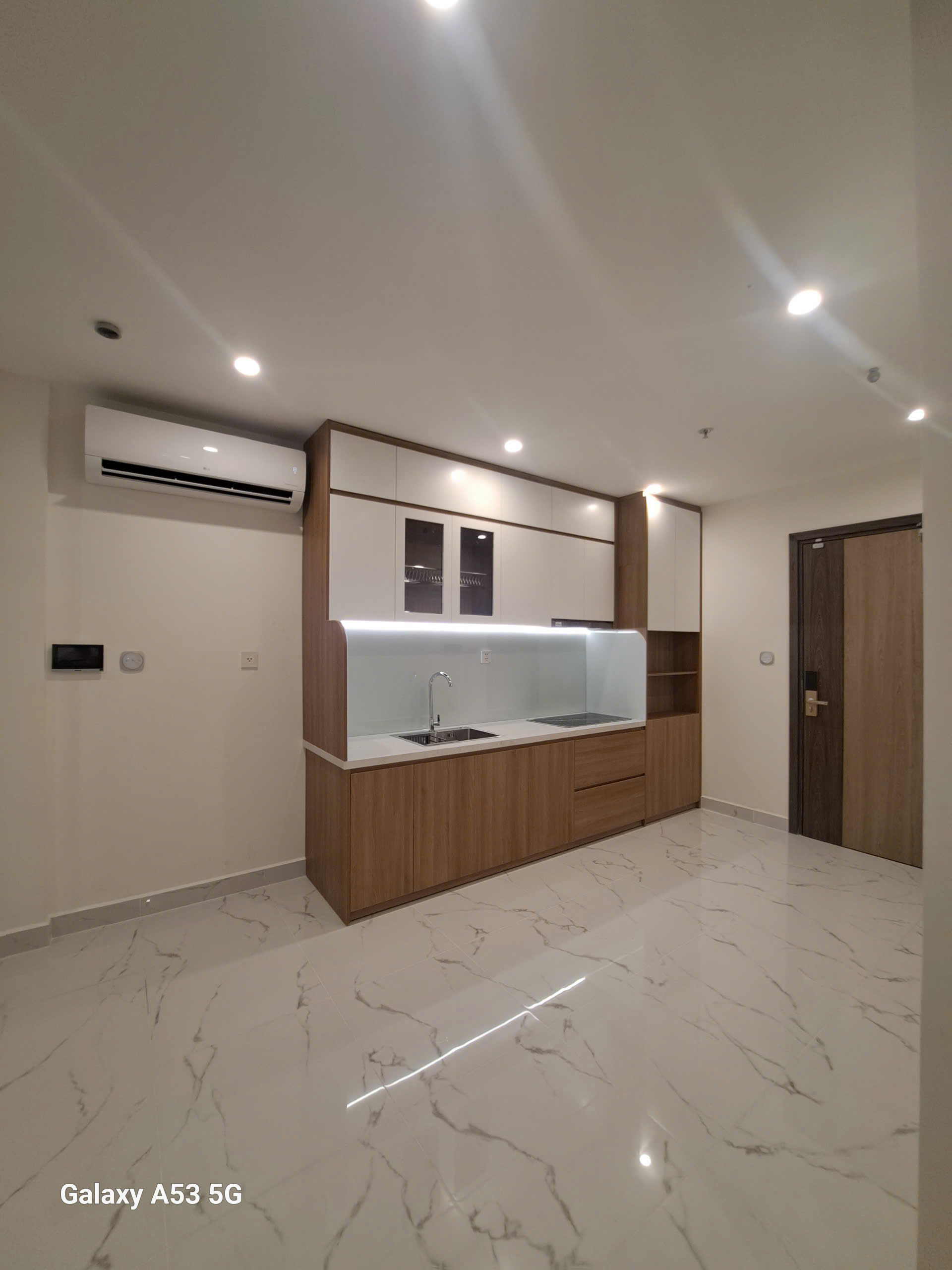 Siêu phẩm 2PN+ Tòa GH1 Glory Heights - Vị trí VIP kế cận Vincom - Nội thất Bếp Rèm. - ảnh 3