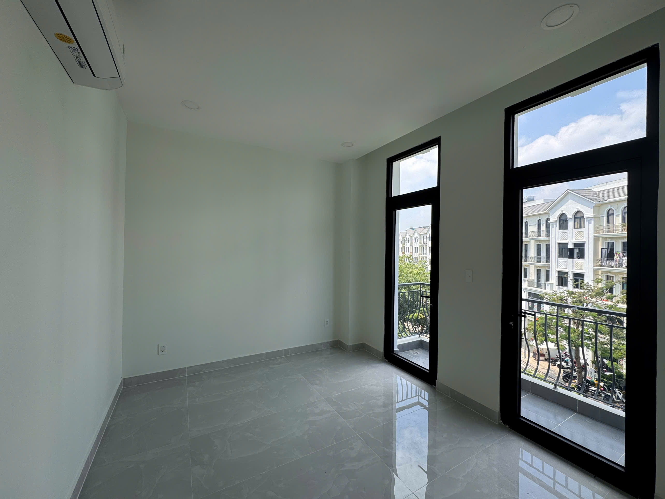 Cho thuê nhà phố The Manhattan Vinhomes Grand Park 84m² 1 trệt 4 lầu 35 triệu/tháng - ảnh 3