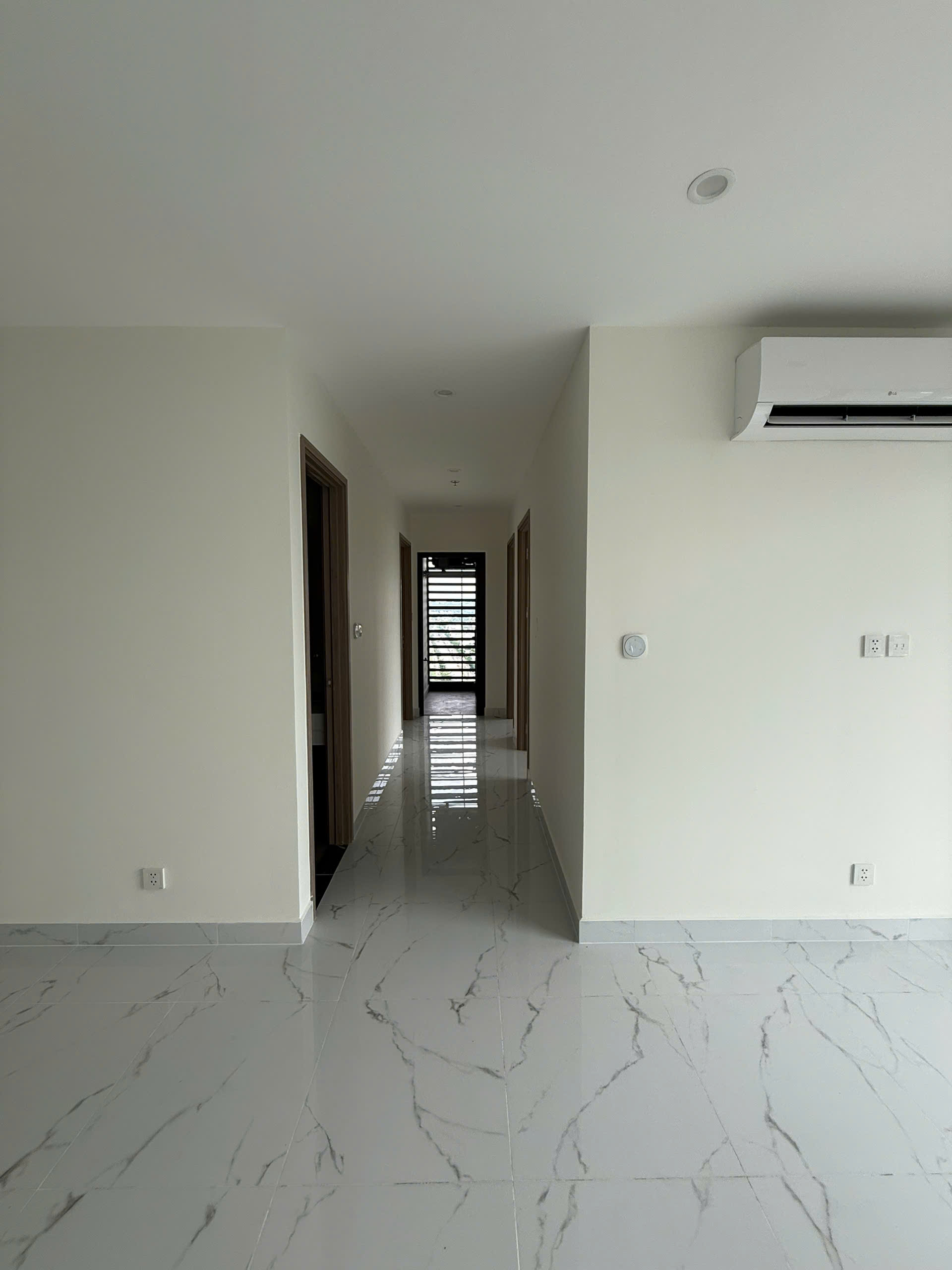 BÁN CĂN HỘ 3PN2WC VIEW SÔNG ĐỒNG NAI – GIÁ TỐT TẠI VINHOMES GRAND PARK