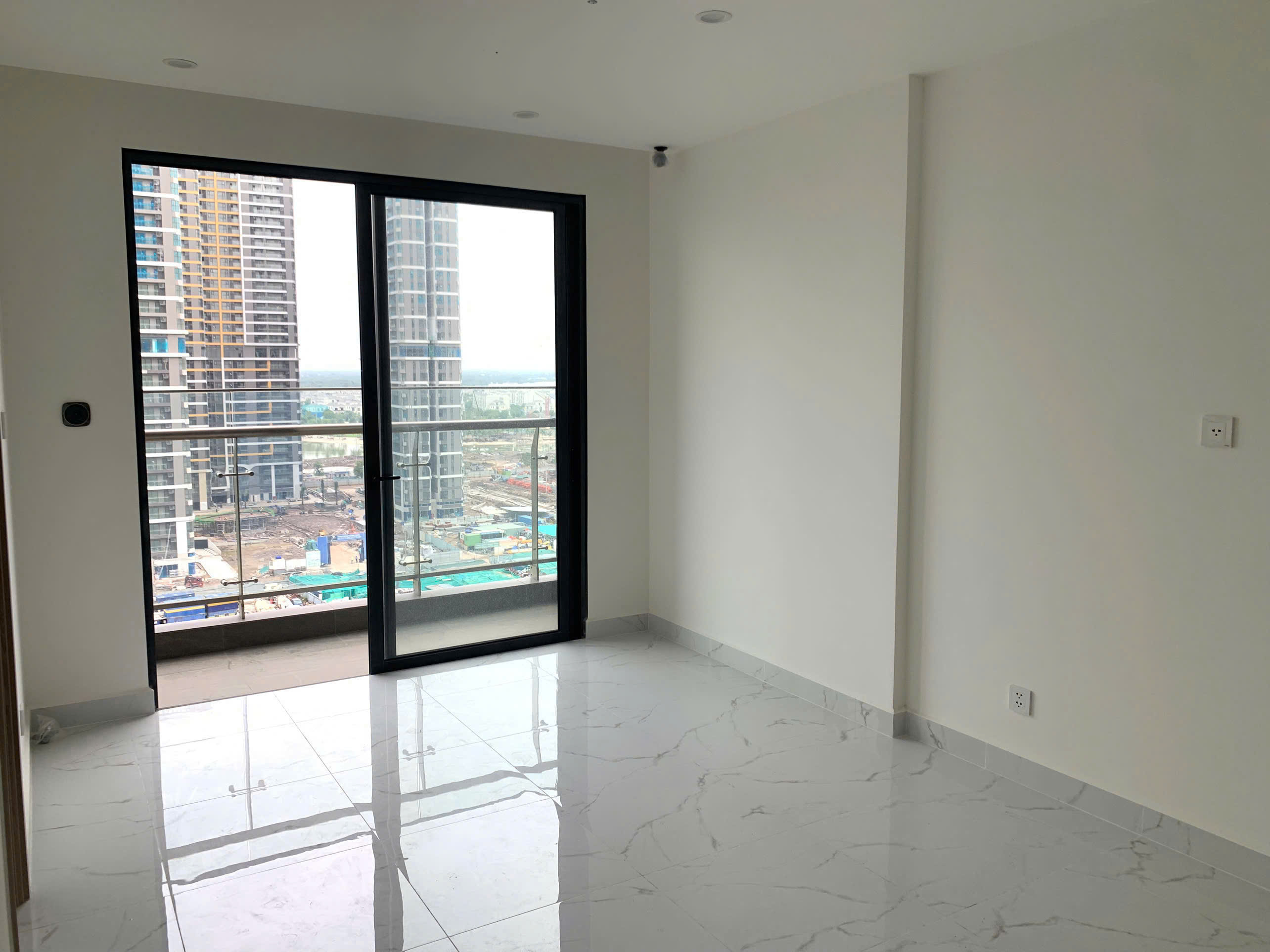 BÁN CĂN HỘ 2PN 2WC VINHOMES GRAND PARK – SỔ SẴN, GIÁ 3.55 TỶ, HƯỚNG ĐÔNG NAM