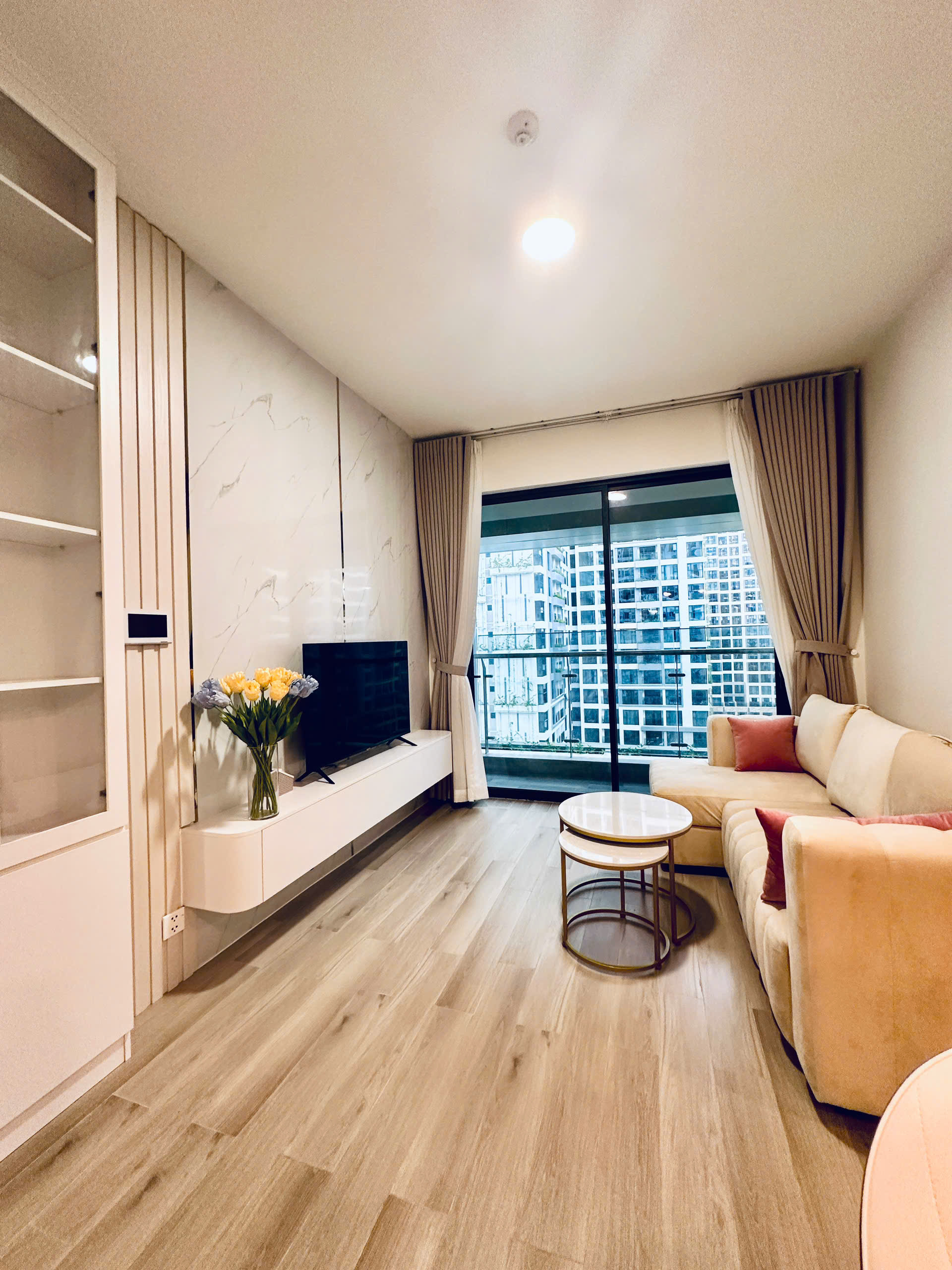 BÁN CĂN HỘ 2PN 2WC VIEW HỒ BƠI LUMIERE BOULEVARD - VINHOMES GRAND PARK – FULL NỘI THẤT XỊN, SỔ SẴN