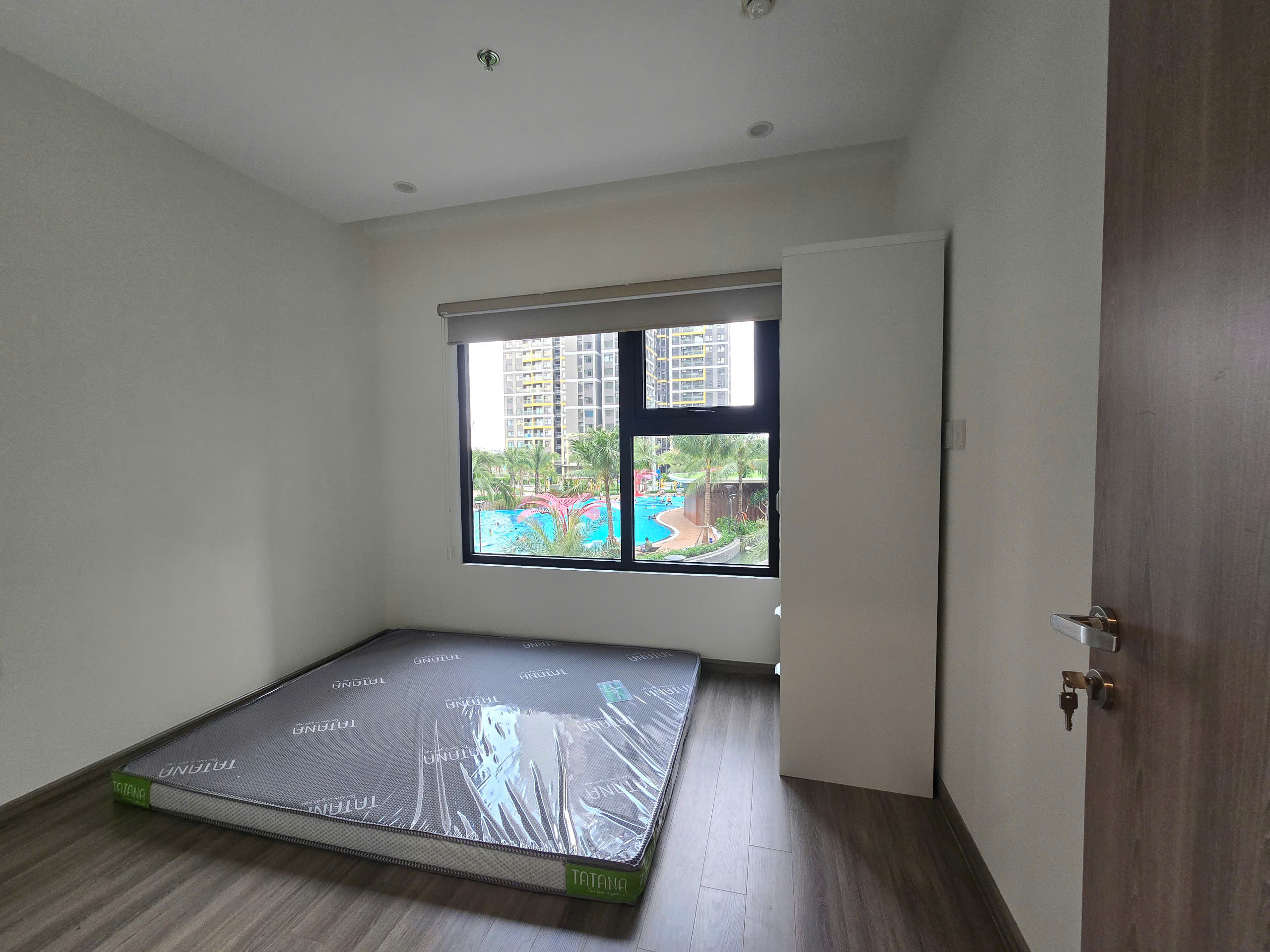 Căn hộ 2PN+ tại phân khu The Beverly Solari, Vinhomes Grand Park| Bếp, rèm. - ảnh 9