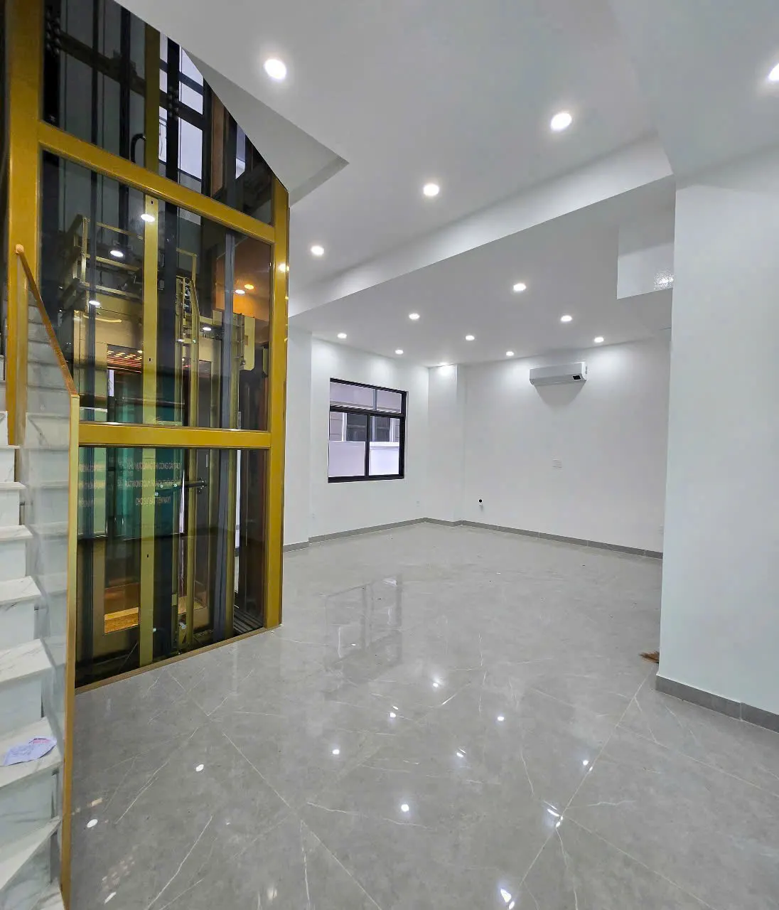 CHO THUÊ - Nhà phố 96m2 có thang máy, có máy lạnh Vinhomes q9 - giá 33tr/tháng - ảnh 3