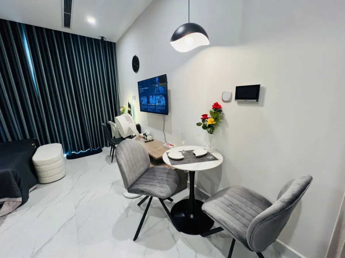Cho thuê căn hộ Studio phân khu The Opus One, Vinhomes Grand Park(Quận 9). Full nội thất cao cấp cực đẹp, xách vali vào ở ngay. Giá cực tốt với 9 triệu/tháng. Xem nhà ngay