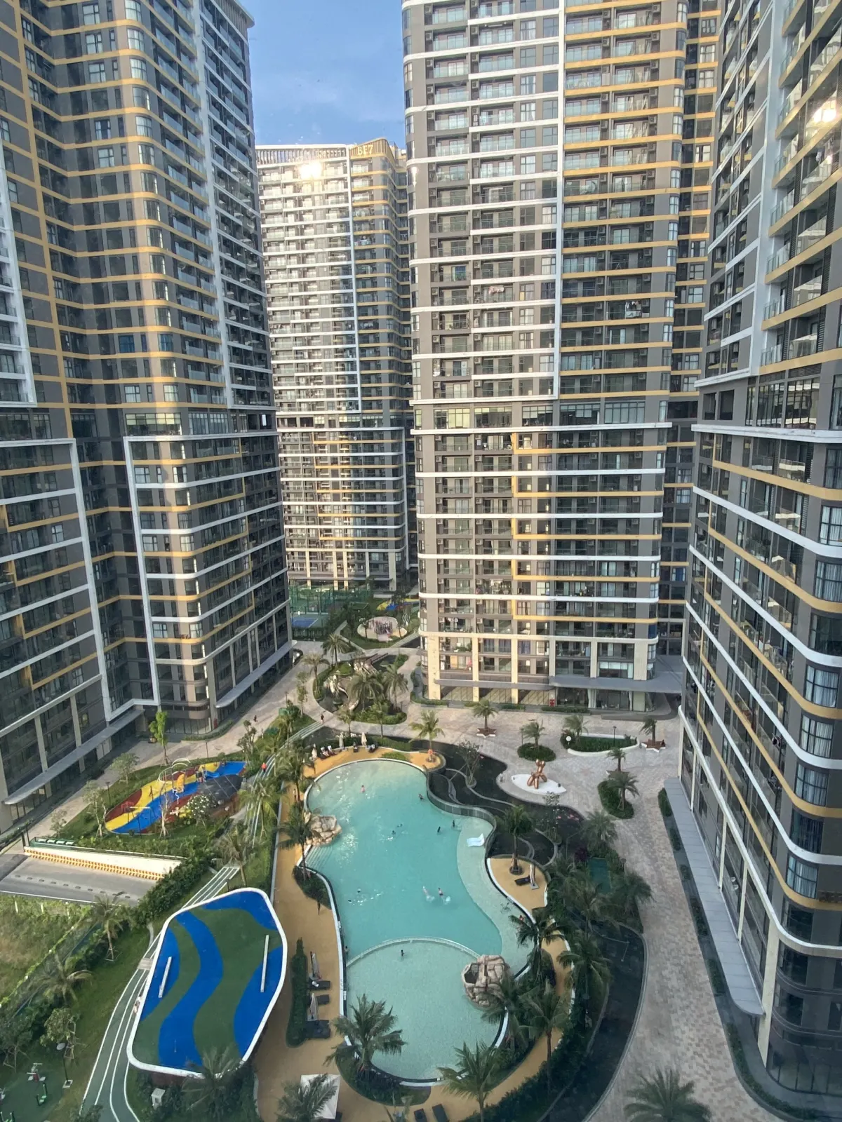 Cho Thuê Căn hộ Studio The Beverly - View Công Viên 36ha Tuyệt Đẹp - Chỉ 5.5 Triệu/Tháng