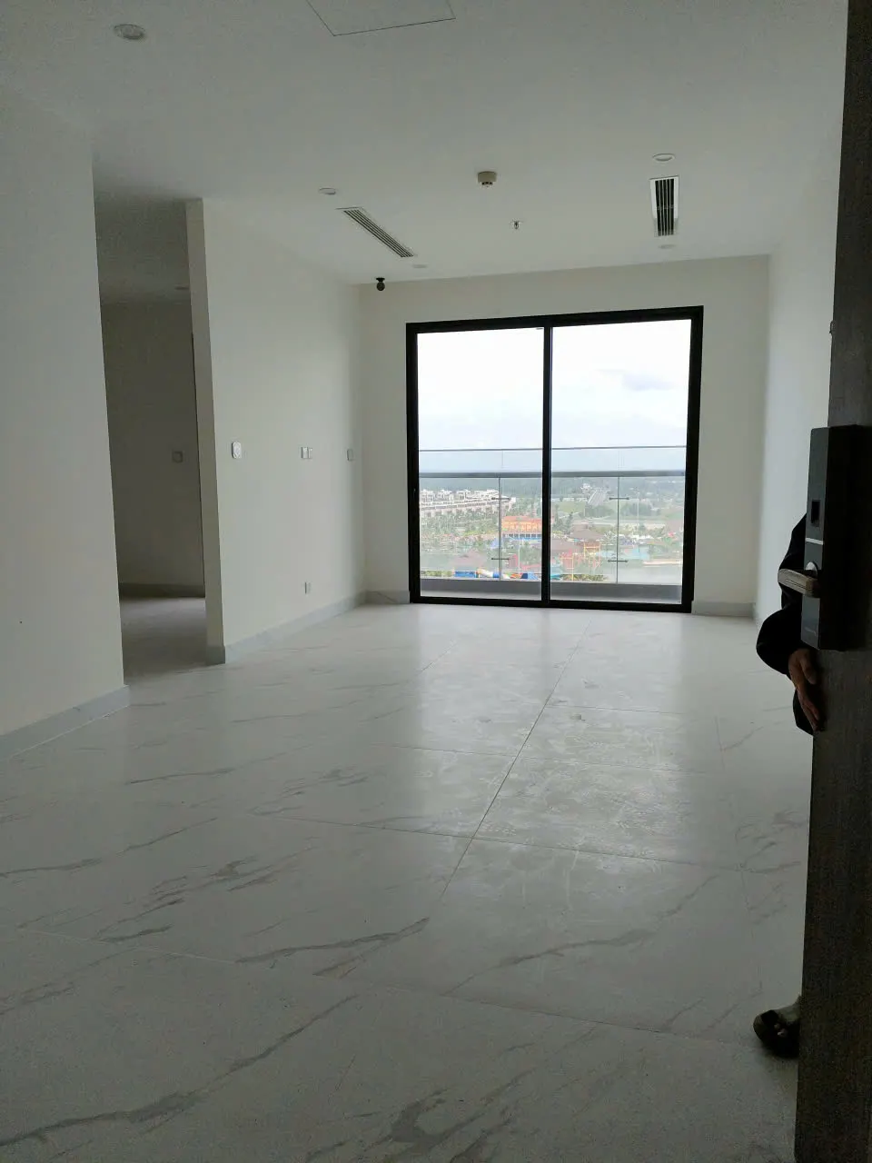 BÁN căn hộ 3PN The Beverly - giá 9.3 tỷ btp - ảnh 2