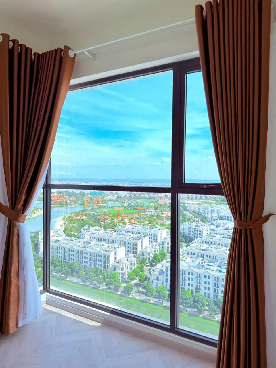BÁN - 3PN LUMIERE BOULEVARD - BẾP RÈM - VIEW CÔNG VIÊN - 8.6 TỶ