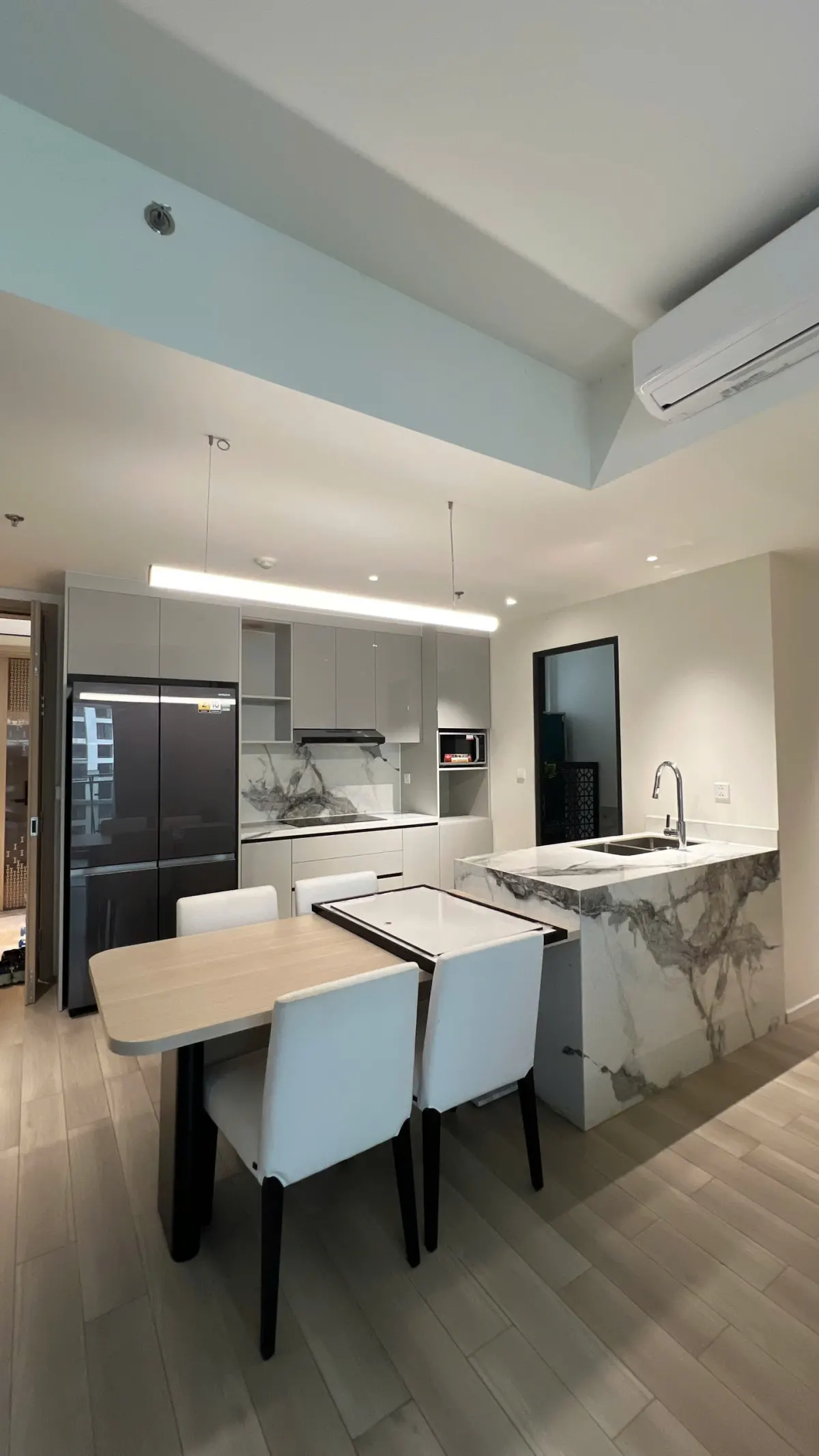 (LUMIERE BOULEVARD) BÁN 2PN2WC GÓC 73.9M2 - VIEW HỒ BƠI FULL NỘI THẤT SANG - GIÁ 4,85 TỶ ALL IN
