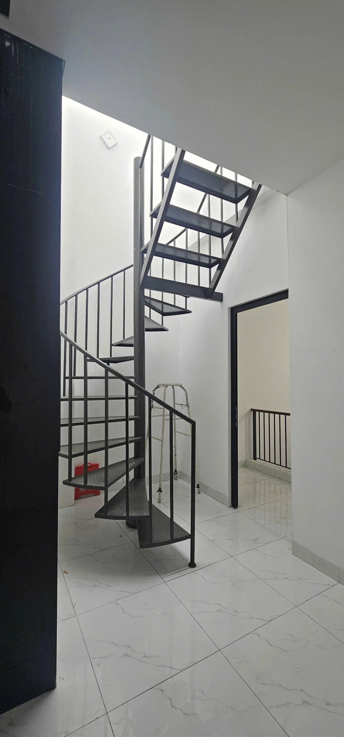 CHO THUÊ NHÀ PHỐ VINHOMES GRAND PARK – 45TR/THÁNG