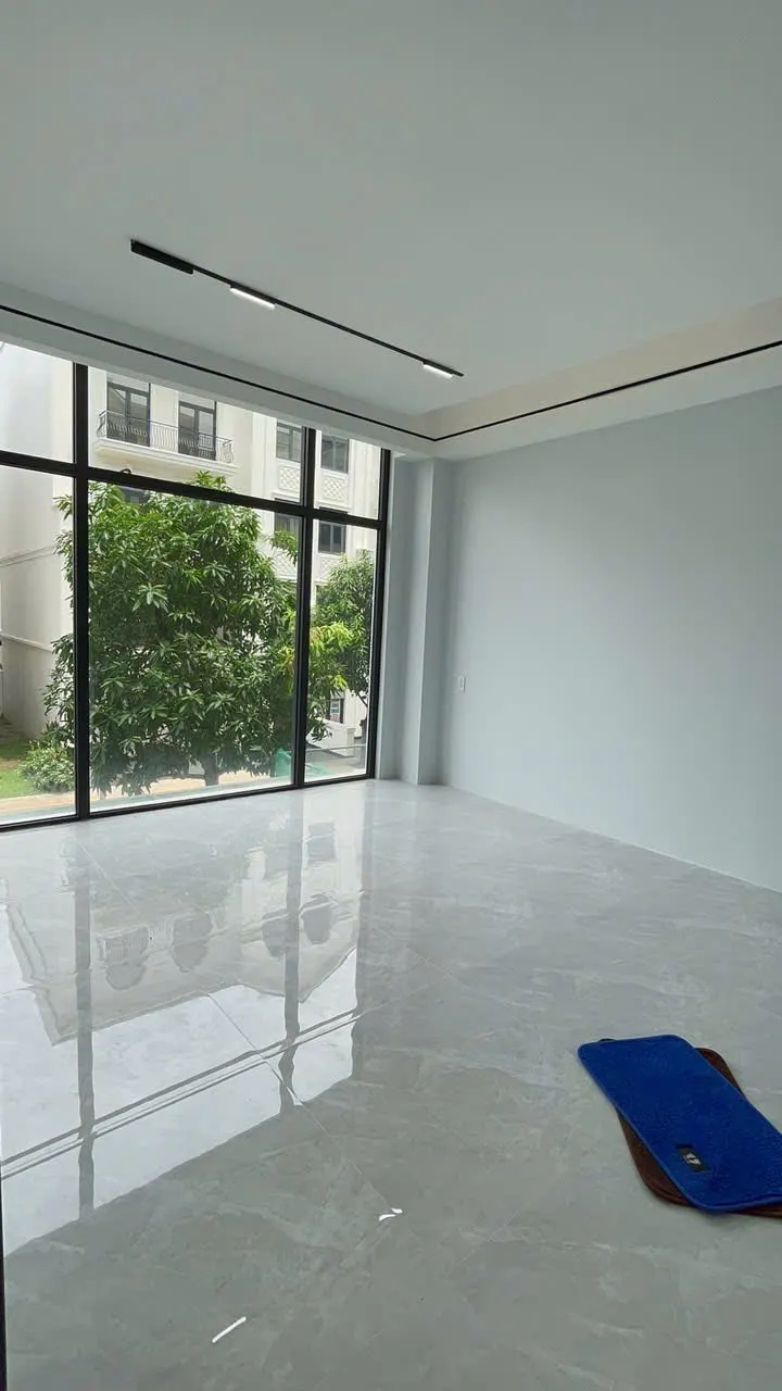 CHO THUÊ - Nhà phố 84m2 5 tầng Vinhomes Q9 - giá 35tr/tháng, có thang máy có máy lạnh âm trần - ảnh 3