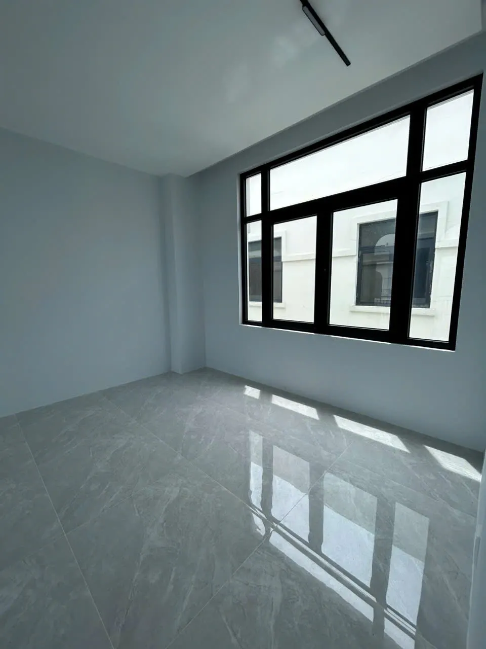CHO THUÊ - Nhà phố 84m2 5 tầng Vinhomes Q9 - giá 35tr/tháng, có thang máy có máy lạnh âm trần - ảnh 7