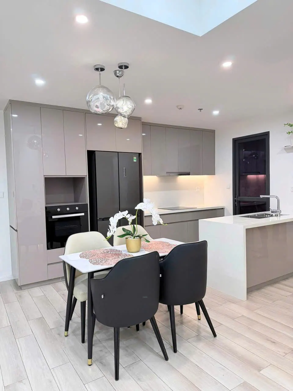 CHO THUÊ CĂN HỘ MASTERI CENTRE POINT 3PN2WC - VINHOMES GRAND PARK QUẬN 9 - ảnh 9