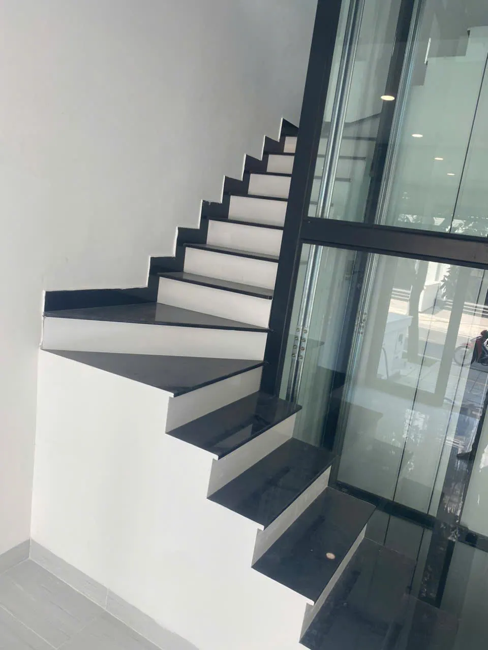CHO THUÊ NHÀ PHỐ 96M2 CÓ THANG MÁY CÓ MÁY LẠNH TẠI VINHOMES GRAND PARK- GIÁ 32TR/THÁNG - ảnh 5
