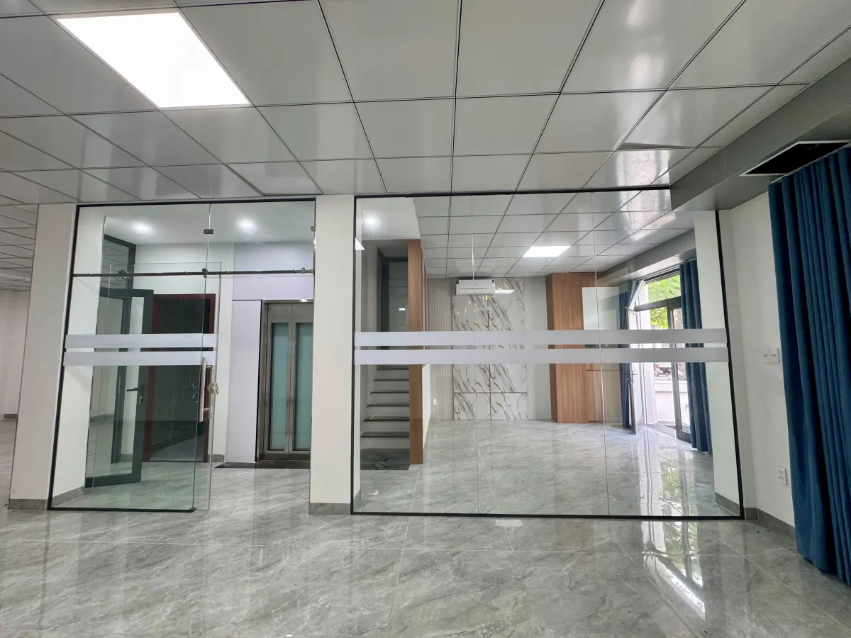 CHO THUÊ NHÀ PHỐ 144M2 đầy đủ thang máy, máy lạnh, lối đi riêng, ngăn phòng tại Vinhomes grand Park - ảnh 3