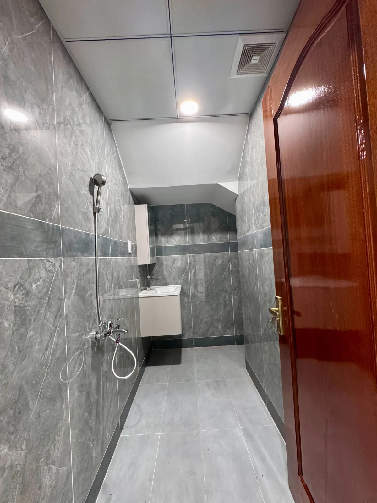 CHO THUÊ NHÀ PHỐ 144M2 đầy đủ thang máy, máy lạnh, lối đi riêng, ngăn phòng tại Vinhomes grand Park - ảnh 5