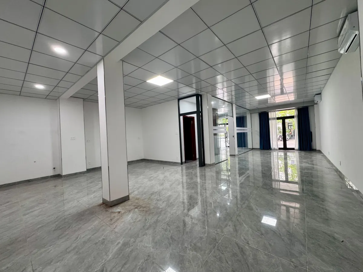 CHO THUÊ NHÀ PHỐ 144M2 đầy đủ thang máy, máy lạnh, lối đi riêng, ngăn phòng tại Vinhomes grand Park