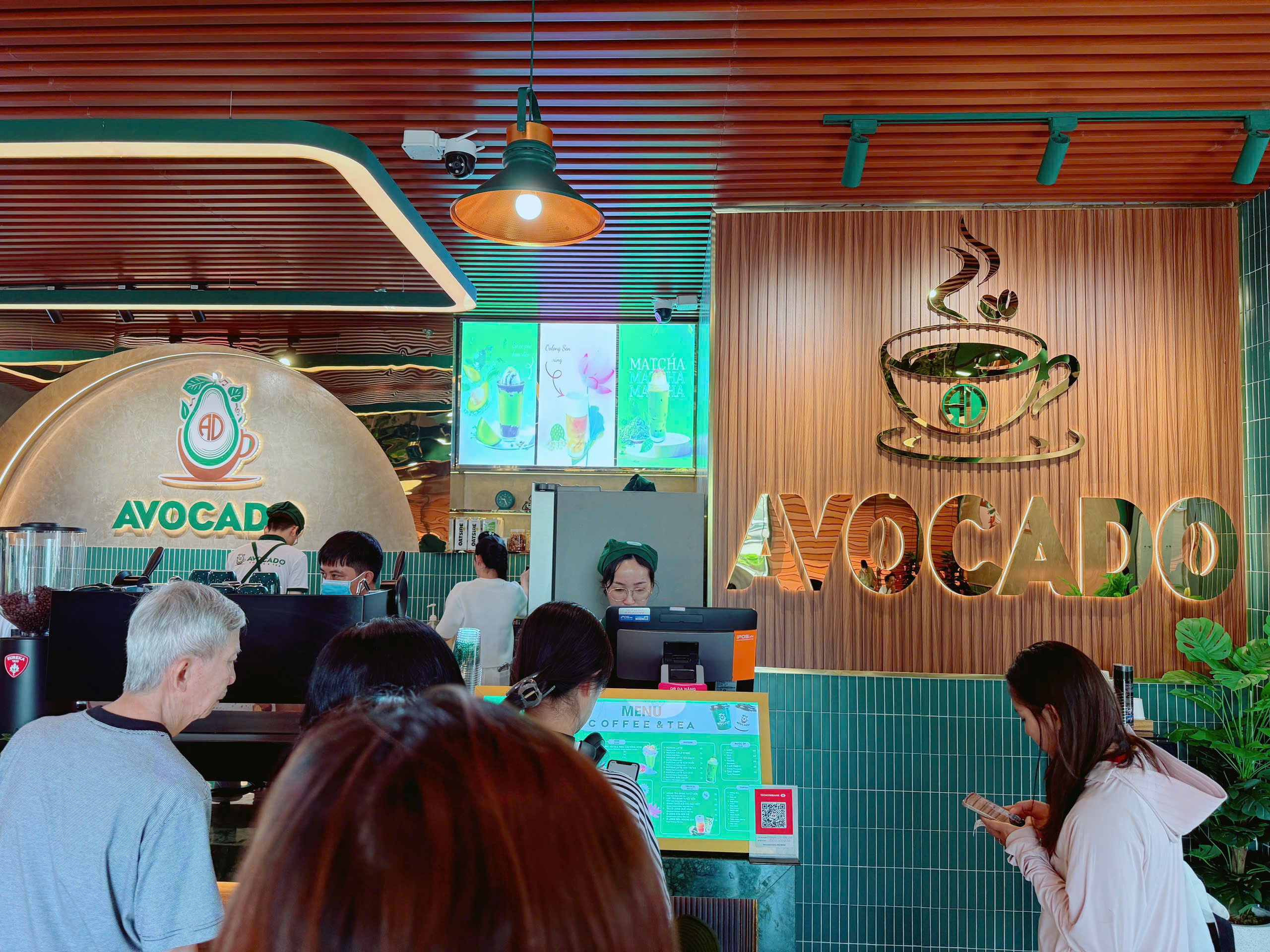 Tưng bừng khai trương AVOCADO Coffee & Tea tại vị trí đắt địa nhất Vinhomes Grand Park - Tòa C Masteri Centre Point