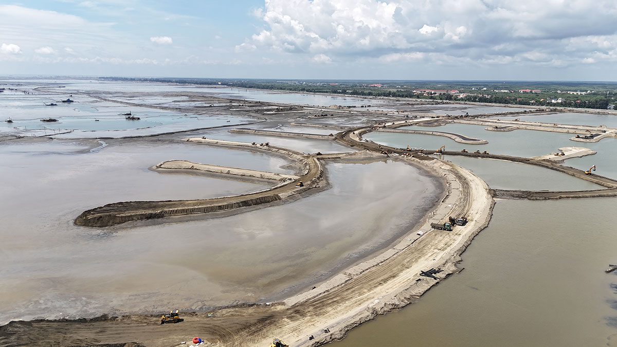 Tiến độ thi công Vinhomes Green Paradise Cần Giờ - khu vực san lấp và hạ tầng (ảnh 3)